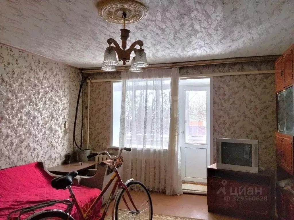 3-к кв. Калужская область, пос. Бабынино ул. Зеленая, 15 (68.1 м) - Фото 1