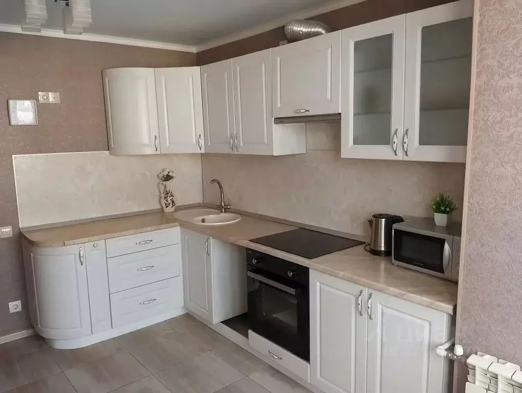 2-к кв. Башкортостан, Уфа ул. Лесотехникума, 26/2 (70.0 м) - Фото 1