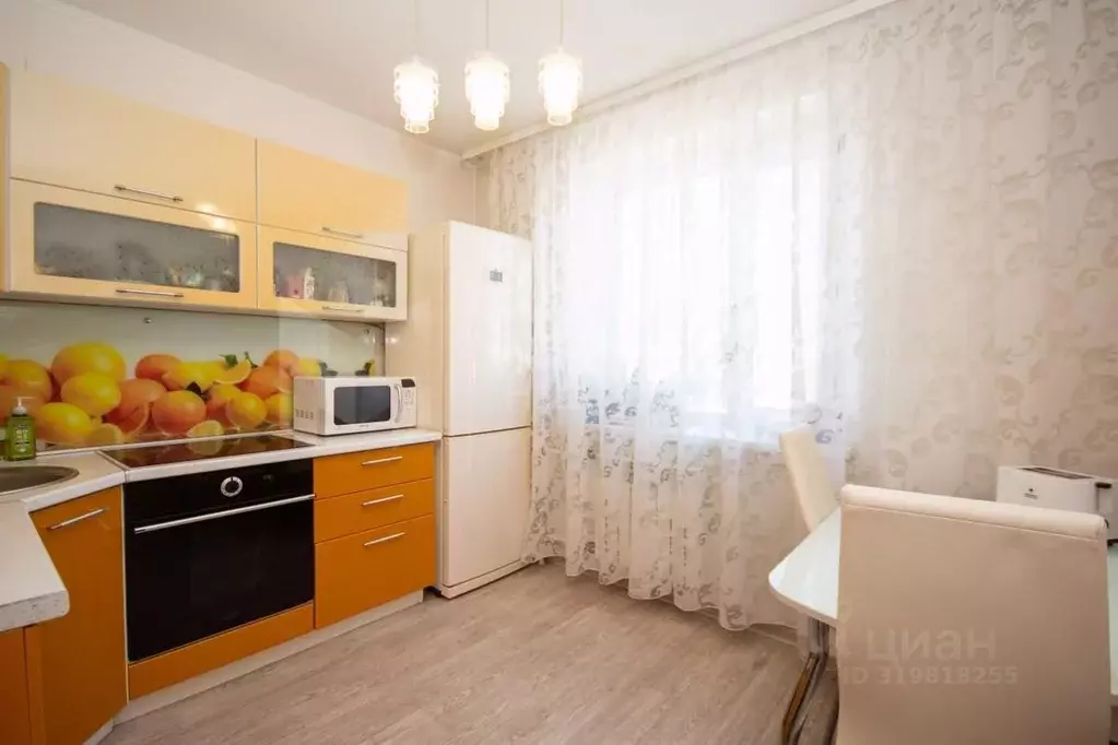 2-к кв. Тюменская область, Тюмень Заречный проезд, 35 (50.6 м) - Фото 0