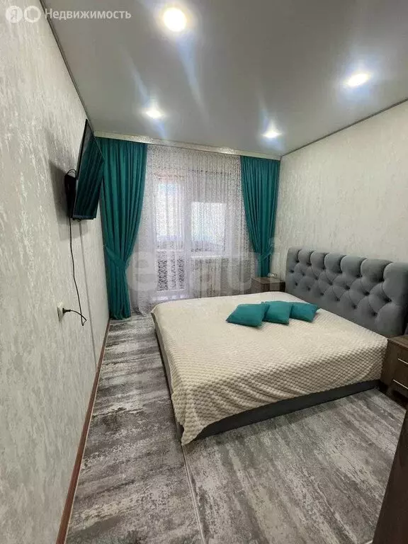 3-комнатная квартира: Губкин, улица Королёва, 3 (63.8 м) - Фото 1