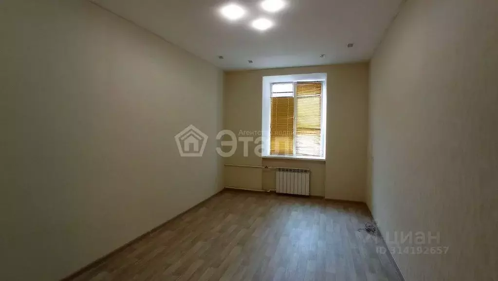 3-к кв. Волгоградская область, Волгоград Юрьевская ул., 4 (78.6 м) - Фото 0