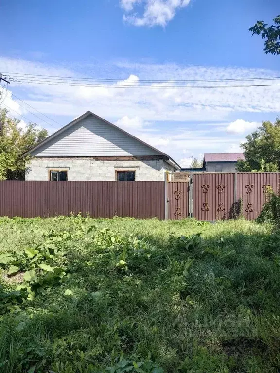 Дом в Омская область, Омск ул. Доватора, 15 (100 м) - Фото 1