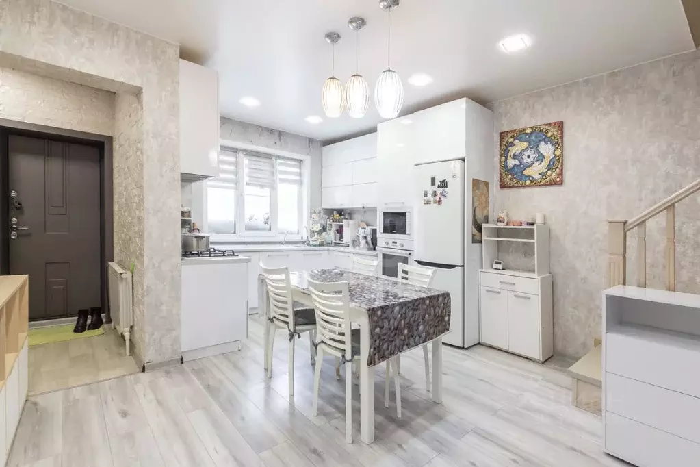 Дом в Алтайский край, Барнаул ул. Есенина, 171 (160 м) - Фото 1