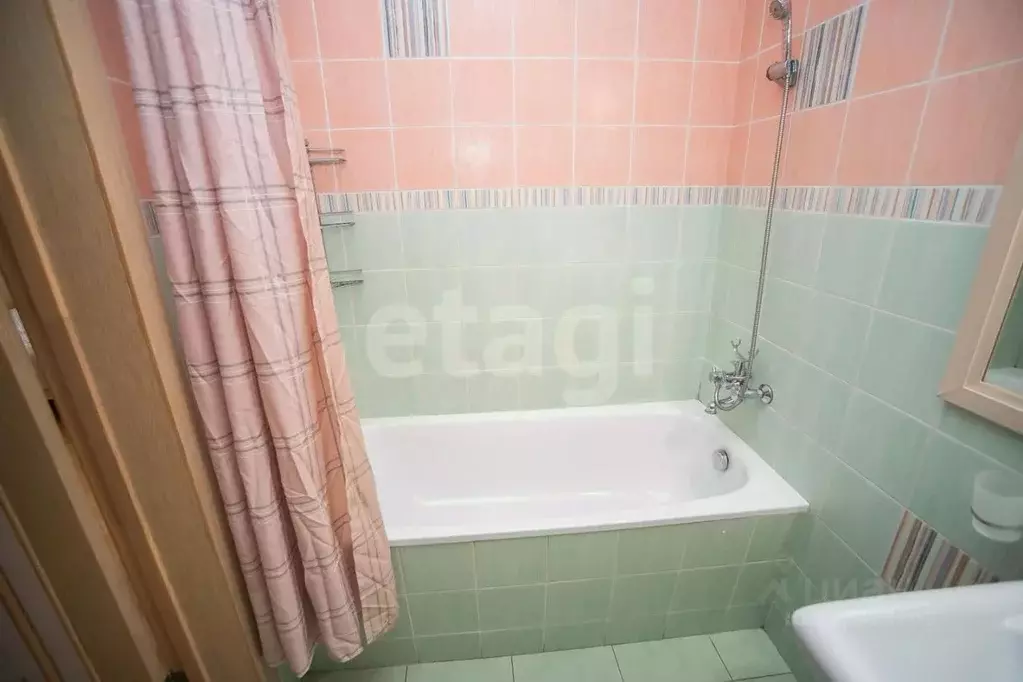 2-к кв. Новосибирская область, Бердск ул. Островского, 122 (63.7 м) - Фото 1