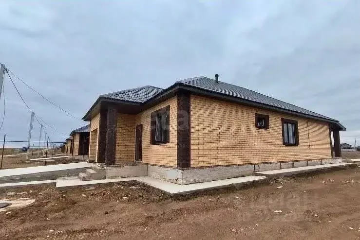 Дом в Оренбургская область, Оренбургский район, с. Благословенка ул. ... - Фото 0