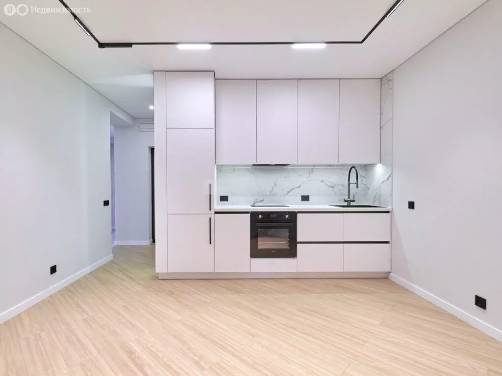 3-комнатная квартира: деревня Кисловка, микрорайон Левобережный, улица ... - Фото 1