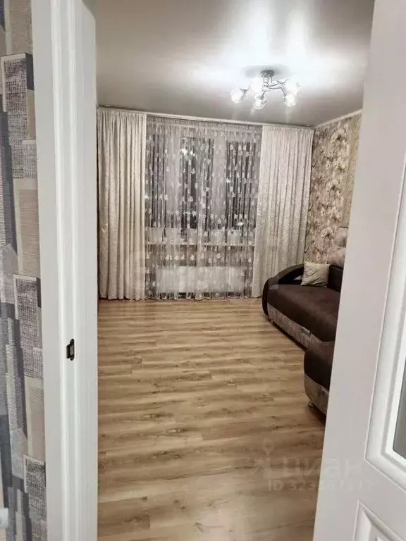 2-к кв. Красноярский край, Красноярск Октябрьская ул., 10 (62.2 м) - Фото 1