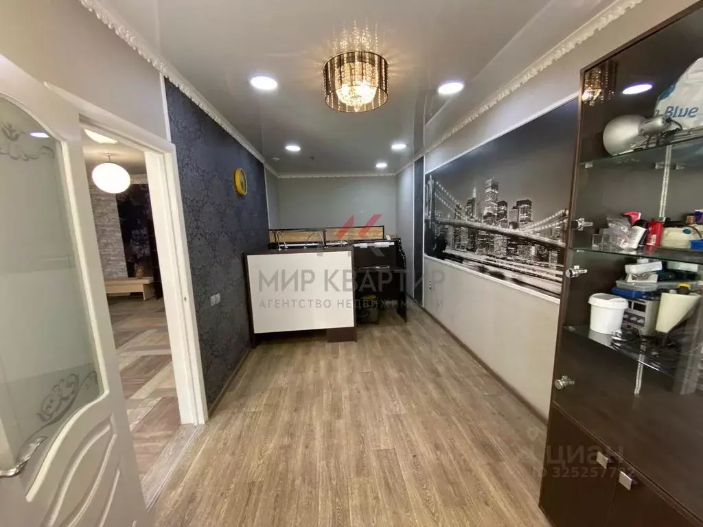 2-к кв. Хакасия, Абакан ул. Авиаторов, 4 (70.0 м) - Фото 0