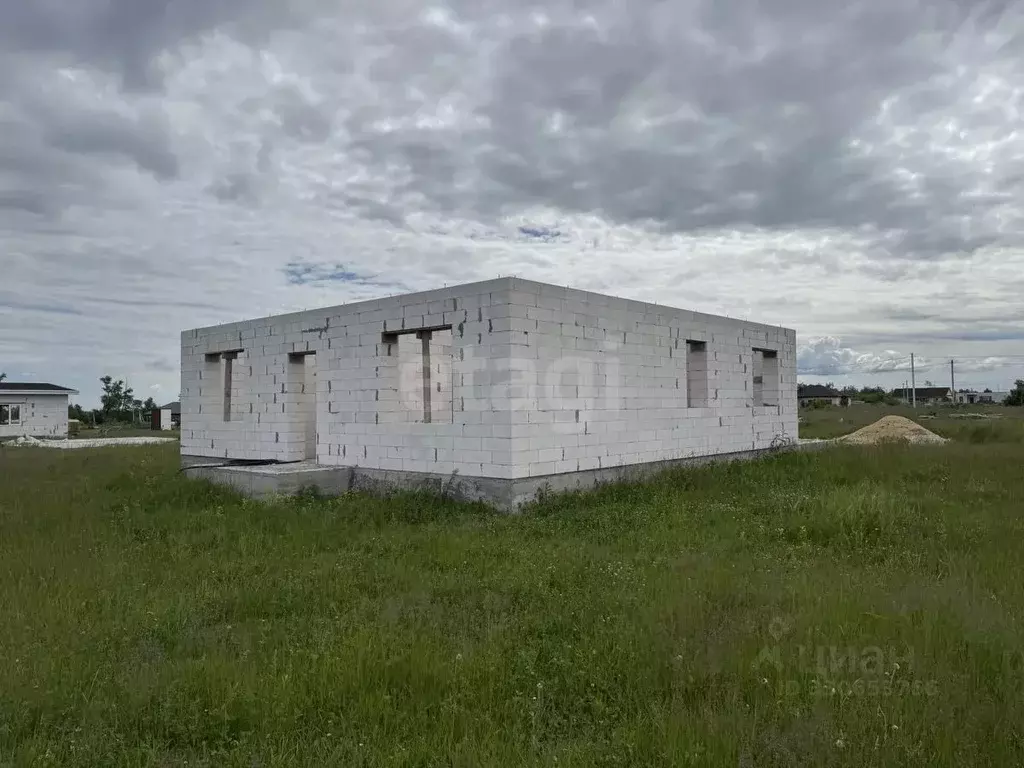 Дом в Белгородская область, Старооскольский городской округ, с. ... - Фото 1