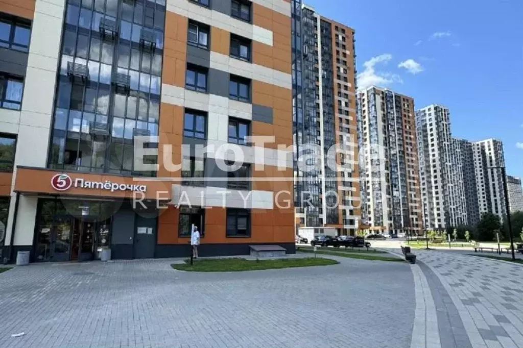 Продам торговое помещение, 320 м - Фото 1