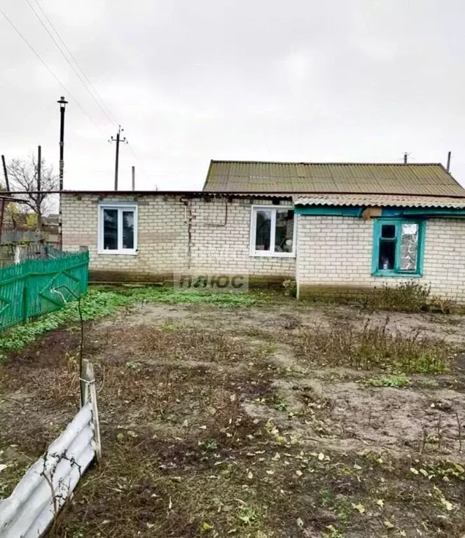 Дом в Саратовская область, Дергачевский район, Октябрьское ... - Фото 2