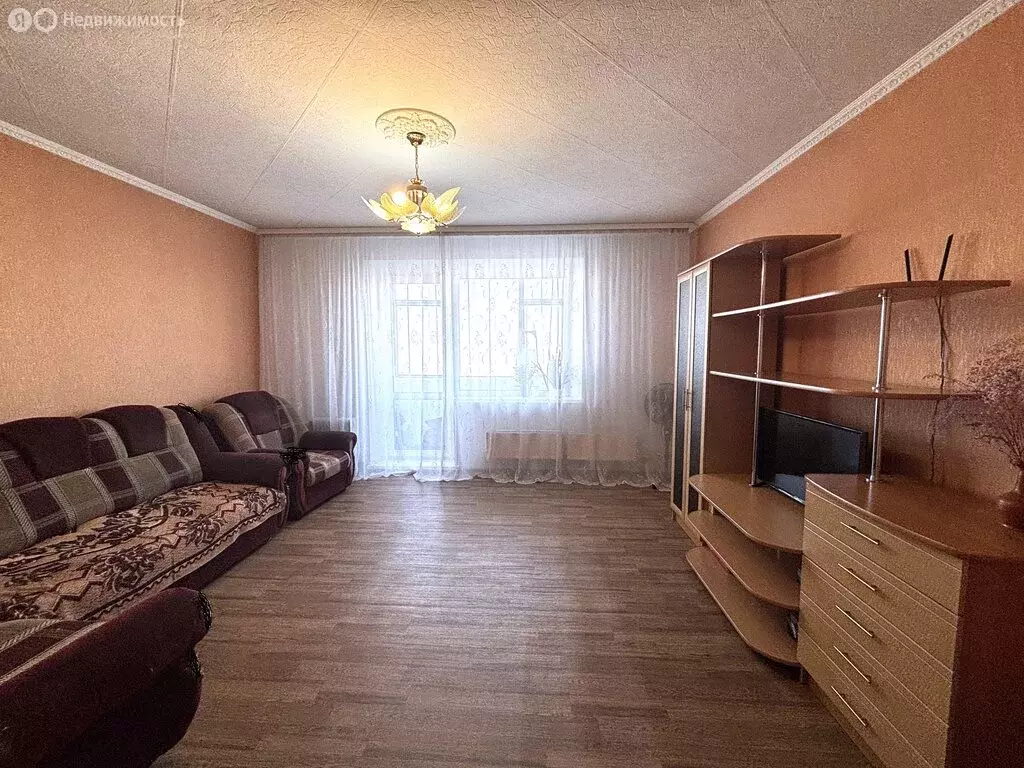 3-комнатная квартира: Минусинск, улица Трегубенко, 62 (64.2 м) - Фото 1