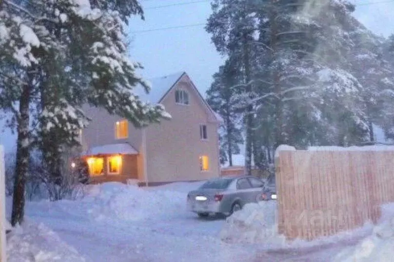 Дом в Ленинградская область, Волховский район, Иссадское с/пос, д. ... - Фото 1
