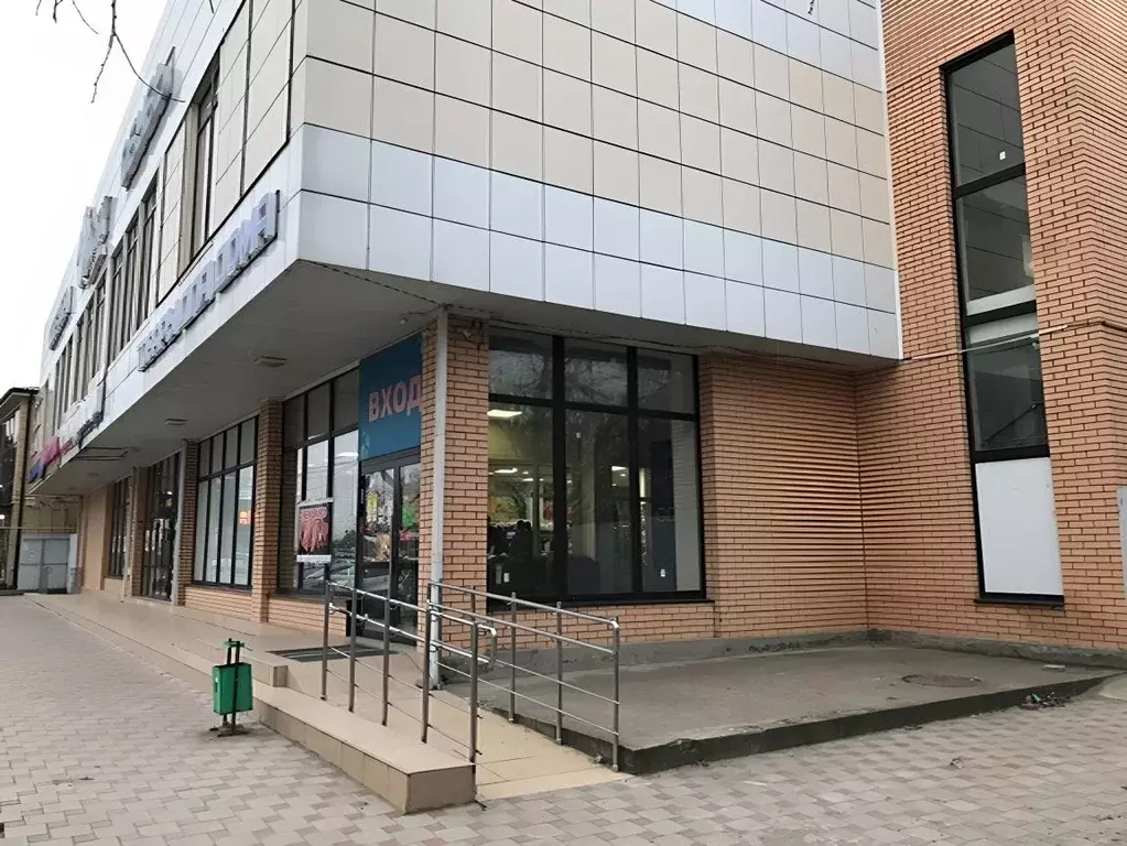 Торговая площадь в Краснодарский край, Ленинградская ст-ца ул. ... - Фото 2