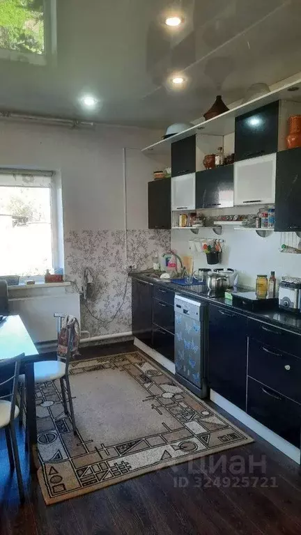 Дом в Хакасия, Усть-Абаканский район, пос. Тепличный ул. Пушкина, 15 ... - Фото 1