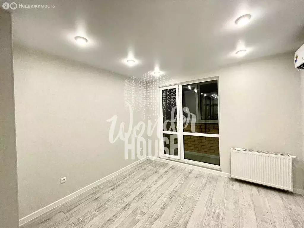 Квартира-студия: Тюмень, улица Парада Победы, 9 (28 м) - Фото 1