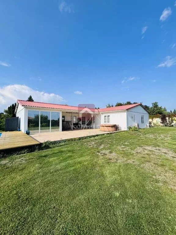 Дом в Саратовская область, Саратов ул. Возрождения, 1 (165 м) - Фото 1