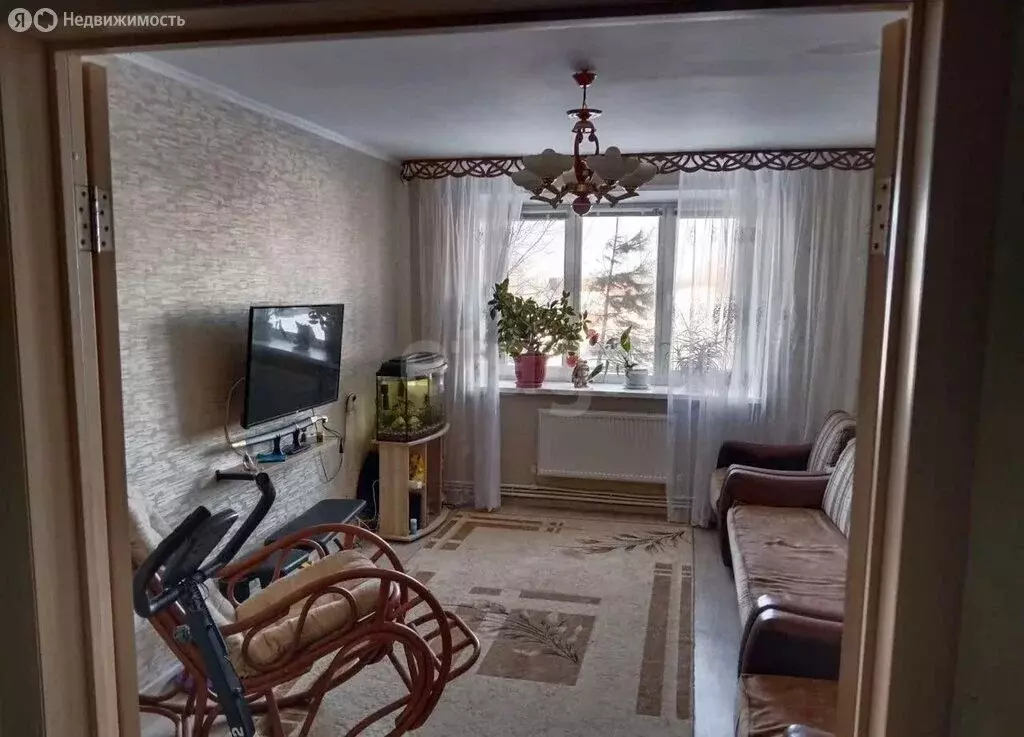 3-комнатная квартира: посёлок Круглое Поле, улица Гагарина, 8 (72 м) - Фото 1