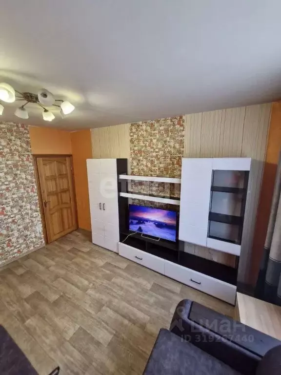 3-к кв. Белгородская область, Белгород ул. 5 Августа, 29а (75.0 м) - Фото 0