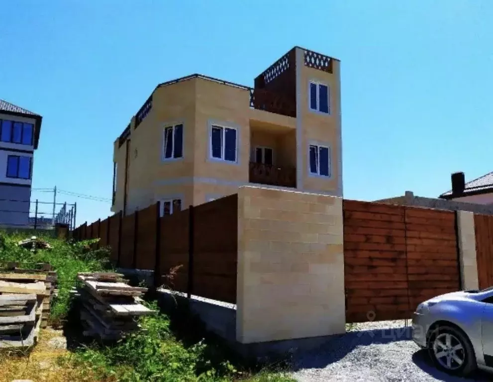 Дом в Краснодарский край, Геленджик ул. Лютенко (200 м) - Фото 0