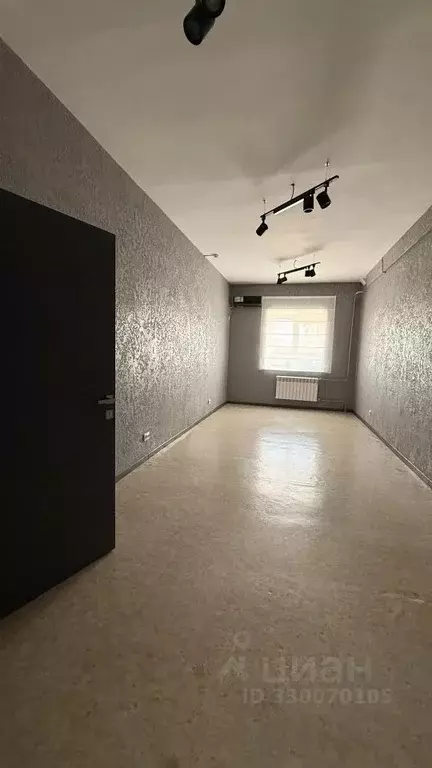 Офис в Самарская область, Тольятти Офицерская ул., 12В (25 м) - Фото 1