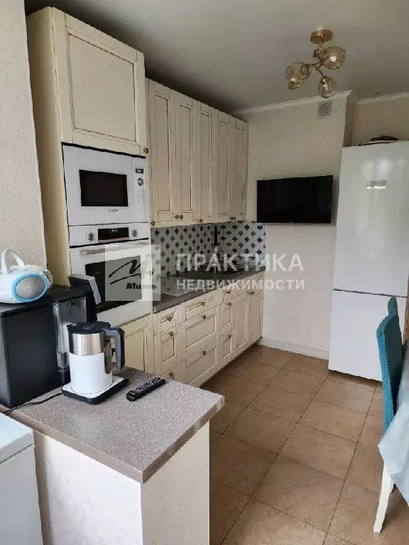 Продается 4-комнатная квартира - Фото 1