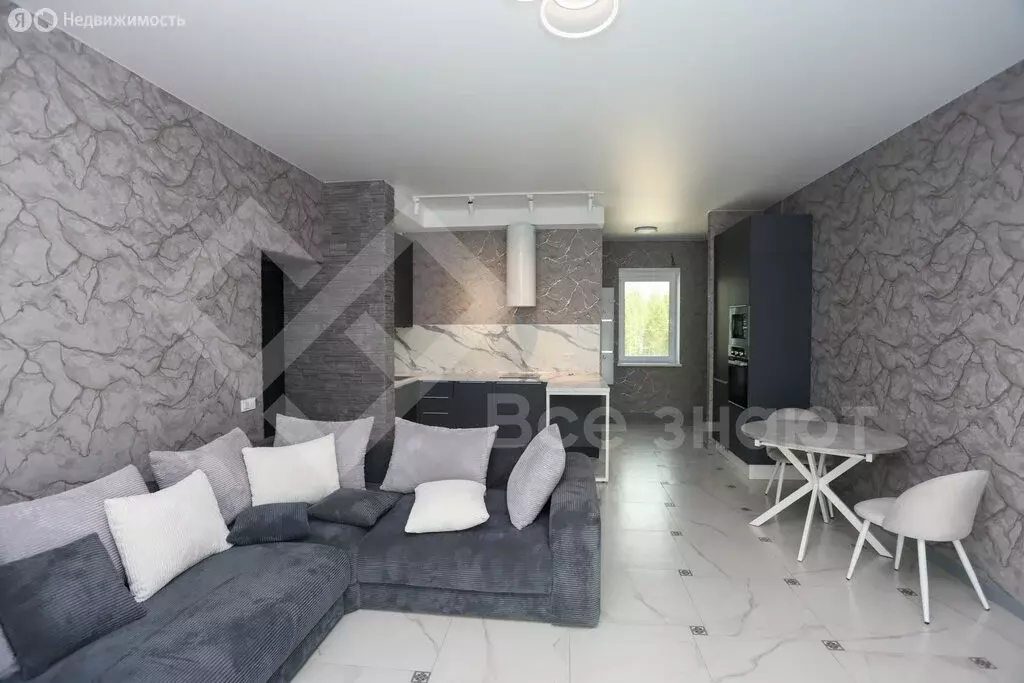 3-комнатная квартира: посёлок Западный, микрорайон Привилегия, ... - Фото 2