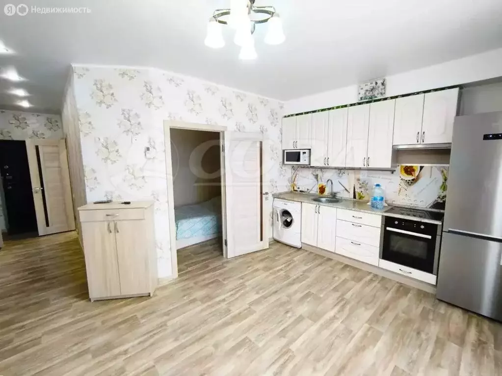 Квартира-студия: Тюмень, улица Николая Зелинского, 16 (37.6 м) - Фото 1
