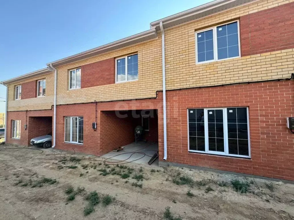 Таунхаус в Калмыкия, Элиста ул. Аккочкарова, 33 (117 м) - Фото 1