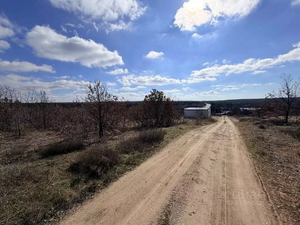 Участок в Севастополь Минер садоводческое товарищество, 24 (5.5 сот.) - Фото 1