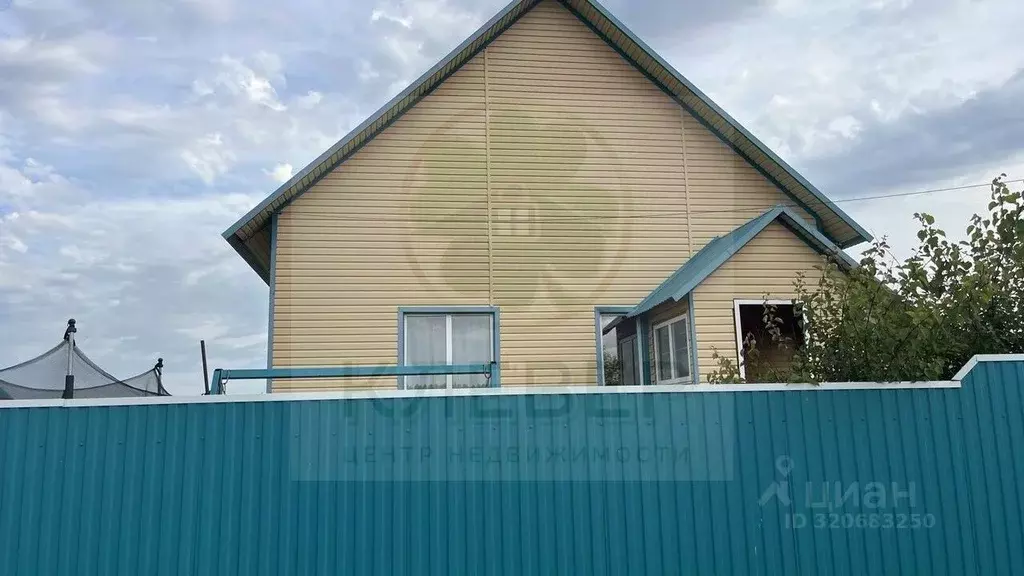 Дом в Башкортостан, Кушнаренковский сельсовет, с. Кушнаренково ул. ... - Фото 1