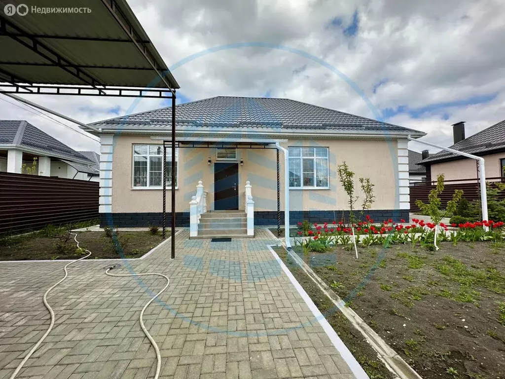 Дом в Ессентуки, Декабрьская улица (110 м) - Фото 1