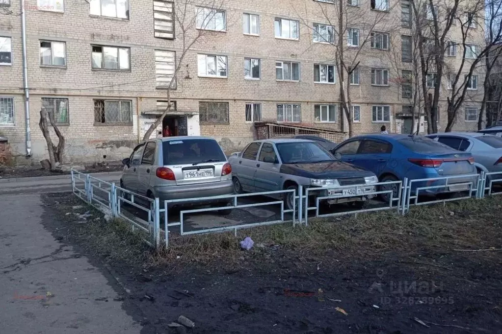 Комната Свердловская область, Екатеринбург ул. Черняховского, 31 (11.0 ... - Фото 1
