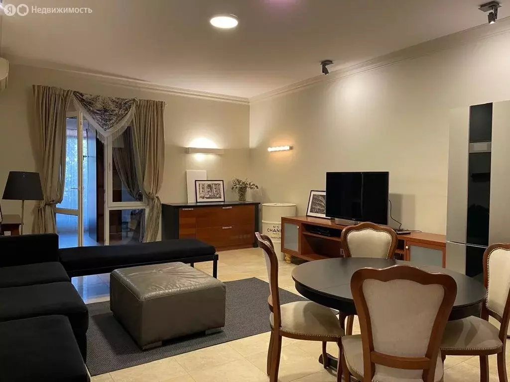 3-комнатная квартира: Геленджик, Приморская улица, 30 (100 м) - Фото 1