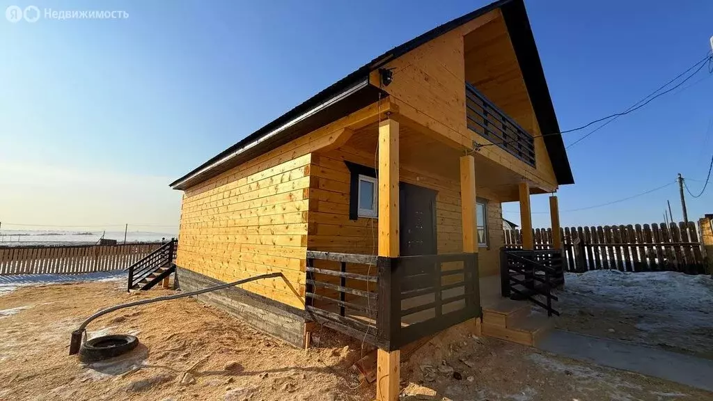 Дом в село Урик, улица Панова (140 м) - Фото 1