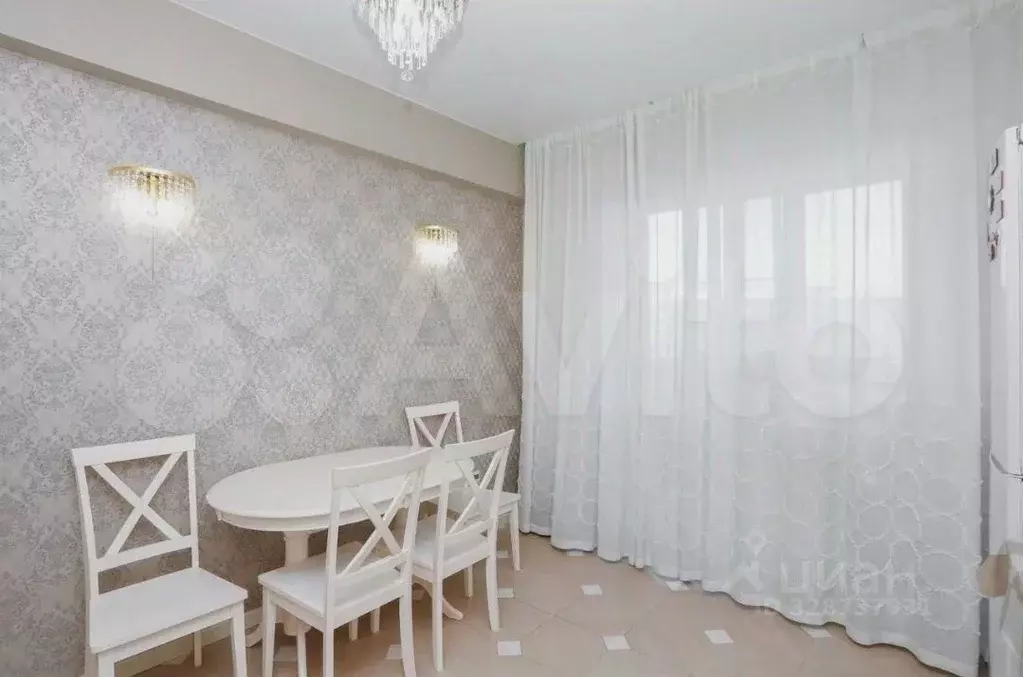 2-к кв. Иркутская область, Иркутск ул. Ядринцева, 33 (66.0 м) - Фото 1