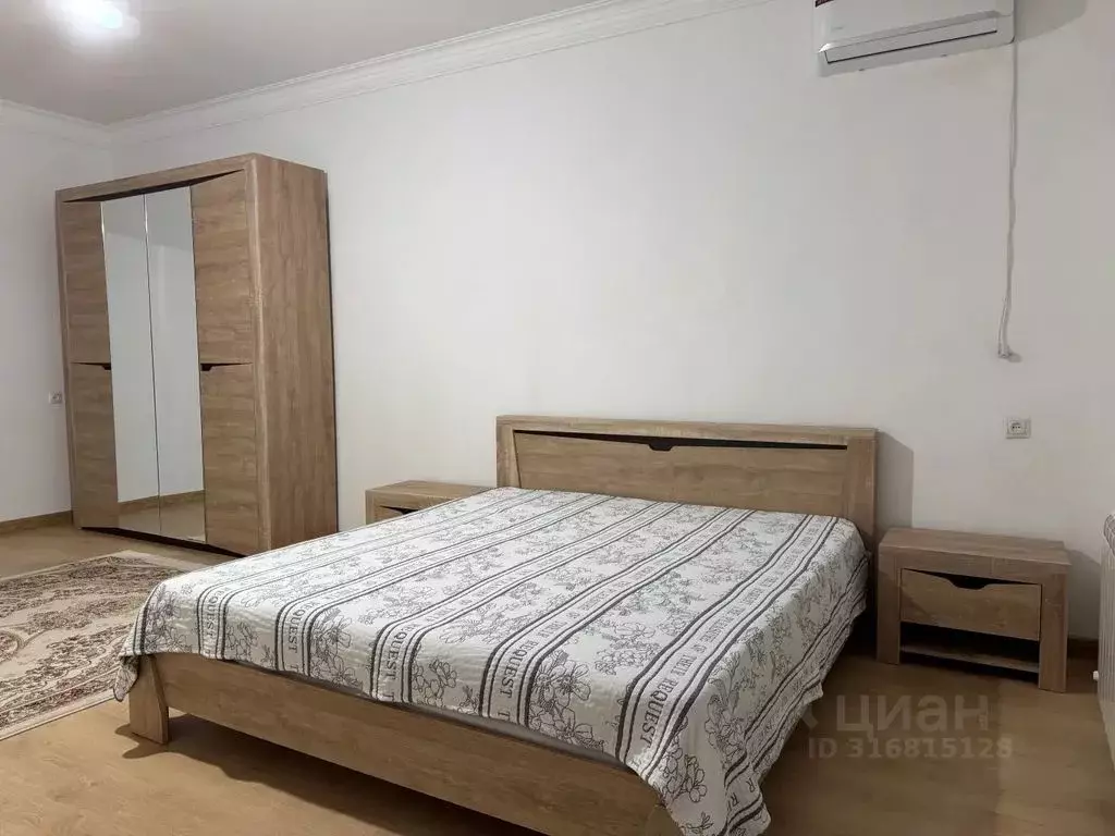 Дом в Дагестан, Избербаш ул. Ивана Ивановича Гоева, 4 (300 м) - Фото 0