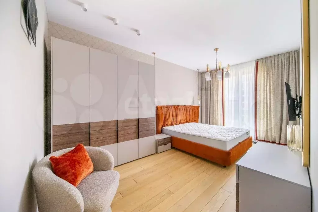 4-к. квартира, 132 м, 4/8 эт. - Фото 1