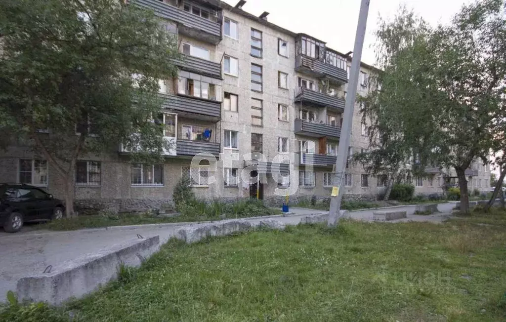 1-к кв. Свердловская область, Среднеуральск Советская ул., 35Б (29.3 ... - Фото 0
