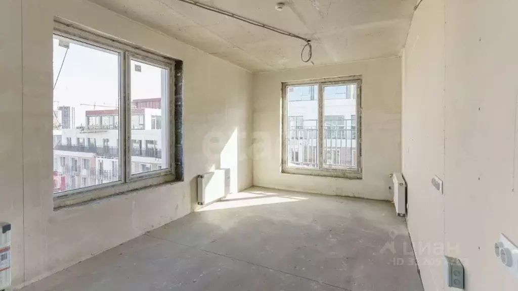 3-к кв. Тюменская область, Тюмень Причальная ул., 7 (91.17 м) - Фото 0