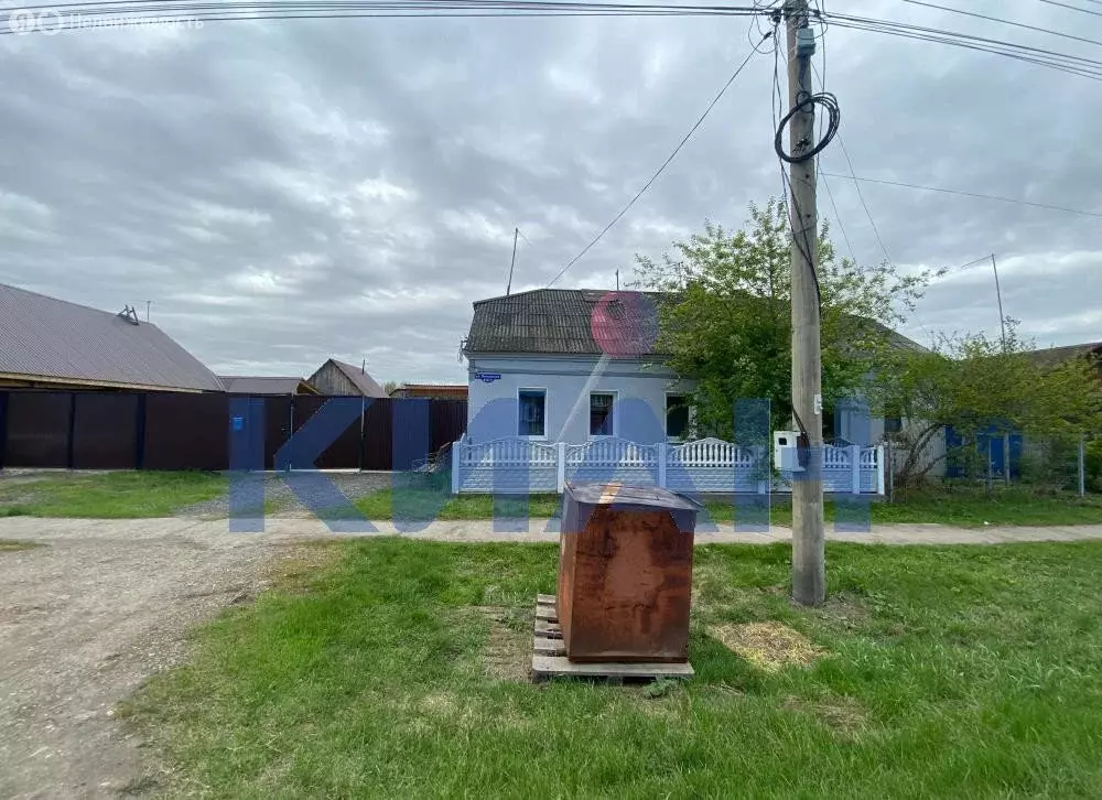 Дом в посёлок городского типа Емельяново, Московская улица, 415 (54.8 ... - Фото 1