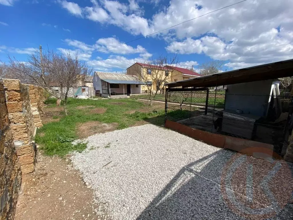 Дом в Крым, Черноморское пгт ул. Школьная, 36Б (24 м) - Фото 1