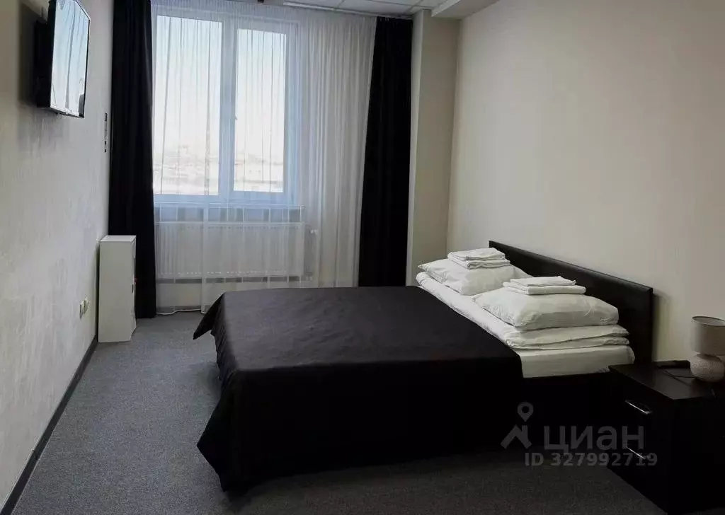 Комната Омская область, Омск ул. 70 лет Октября, 25/7 - Фото 2