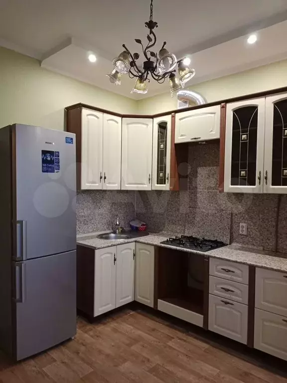2-к. квартира, 70 м, 2/9 эт. - Фото 0