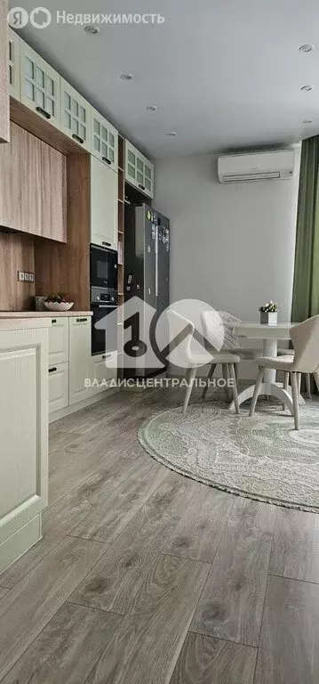 3-комнатная квартира: Новосибирск, улица Сибревкома, 9 (68.9 м) - Фото 0