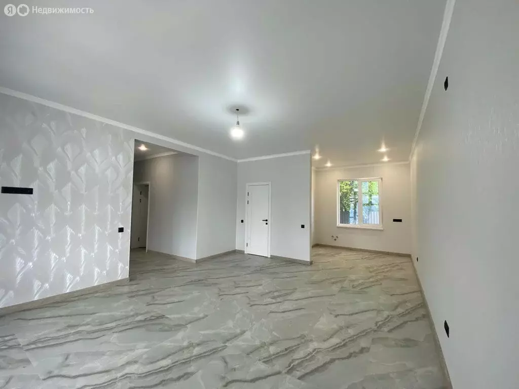 Дом в станица Гостагаевская, Цветочная улица (100 м) - Фото 1