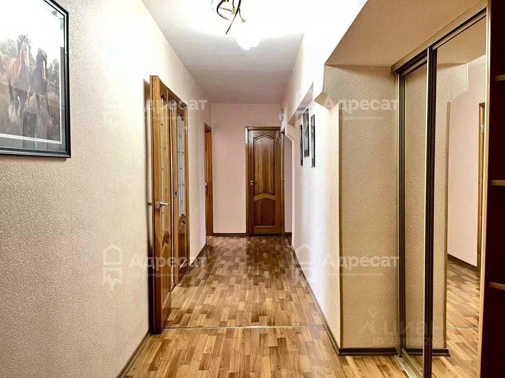3-к кв. Волгоградская область, Волгоград ул. Клименко, 7 (98.2 м) - Фото 0