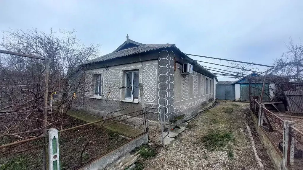 Дом в Крым, Нижнегорский район, с. Садовое ул. Октябрьская, 80 (80 м) - Фото 2