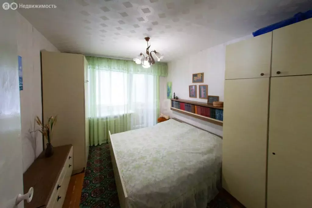 4-комнатная квартира: Альметьевск, улица Чернышевского, 4 (61.4 м) - Фото 1