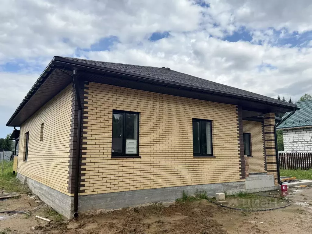 Дом в Калужская область, Жуковский район, Совхоз Победа с/пос, д. ... - Фото 2